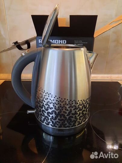 Чайник электрический новый Redmond RK-M177