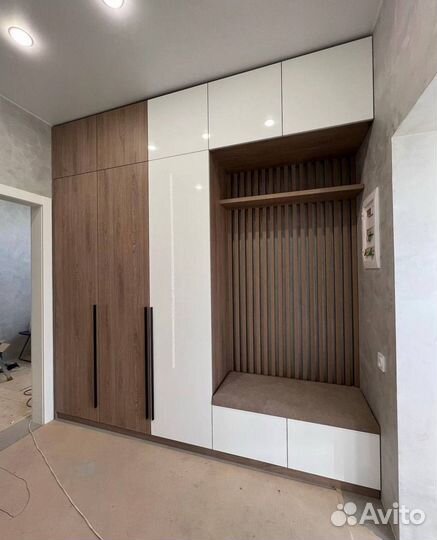 Прихожая белая