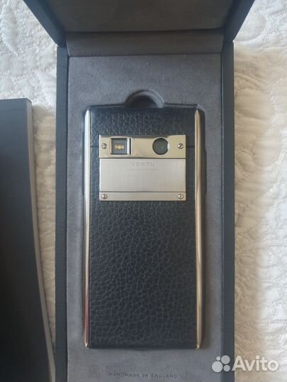 Телефон Vertu