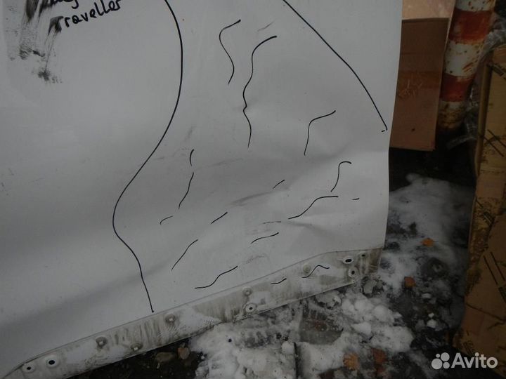 Дверь передняя левая Peugeot Traveller