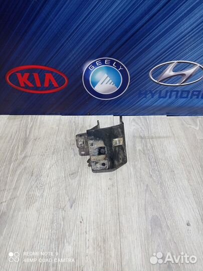 Кронштейн опора крепления кпп коробки передач Geel