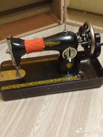 Швейная машина Подольск ручная