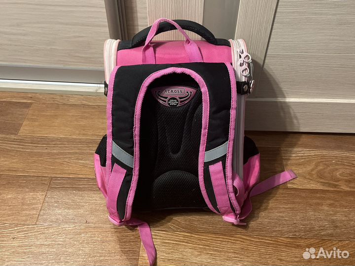 Школьный рюкзак across