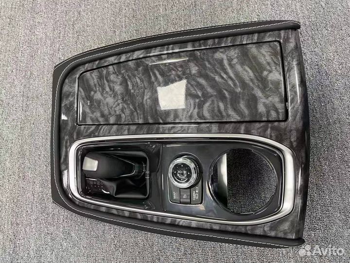 Рестайлинг центральной консоли Nissan Patrol