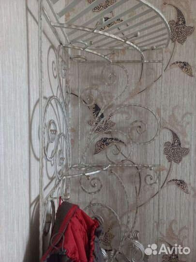 Вешалка в прихожую