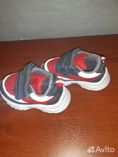 Кроссовки детские
