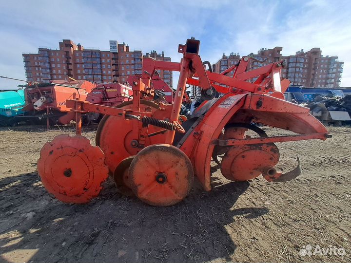 Гребнеобразователь HINOMOTO CHM-95, 2013