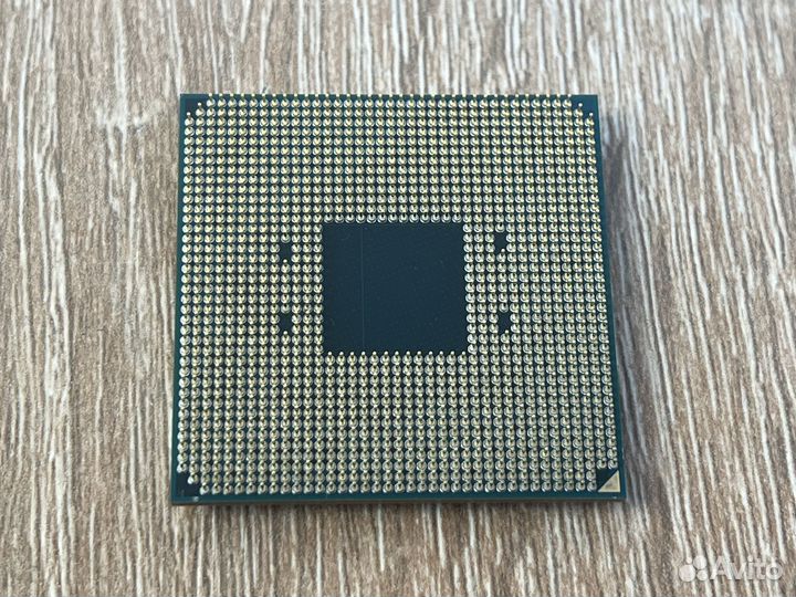 AMD Ryzen 7 3700X