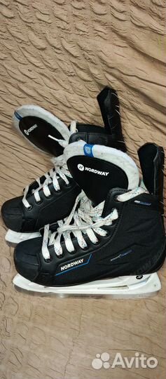 Коньки хоккейные 39 размер