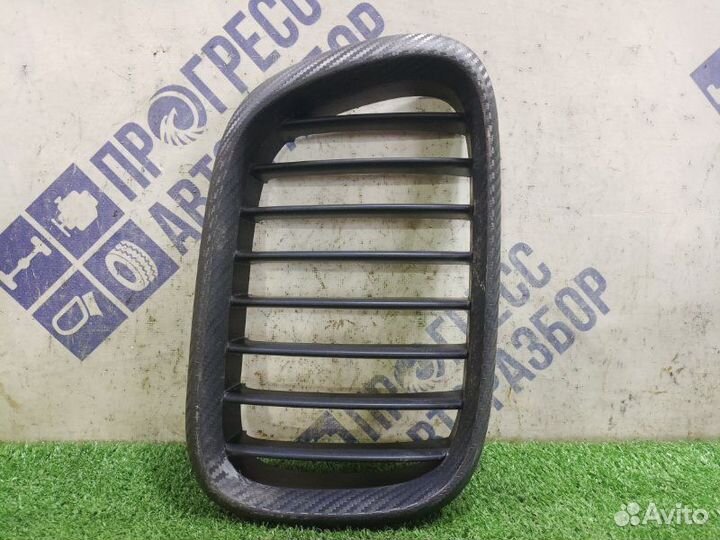 Решетка радиатора правая Bmw X5 кроссовер 3.0 M54