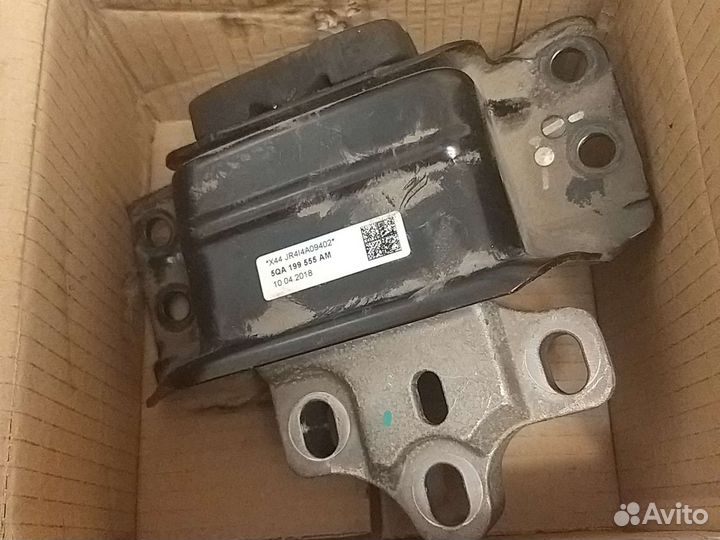 Опора двигателя 5qa199555am