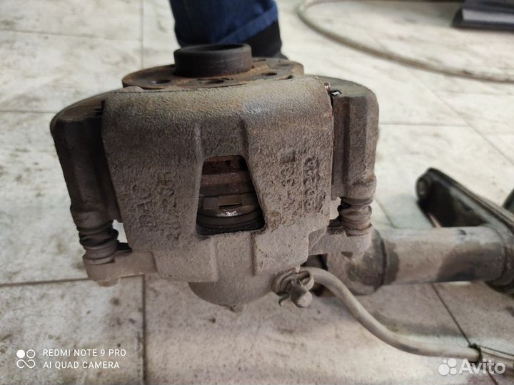 Кулак поворотный, амортизатор Chevrolet Lanos