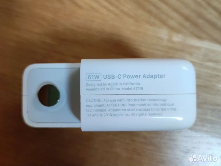 Блок питания / адаптер Apple USB-C 61W A1718