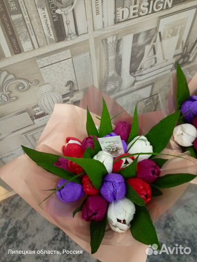 Букет из гофрированной бумаги с конфетами