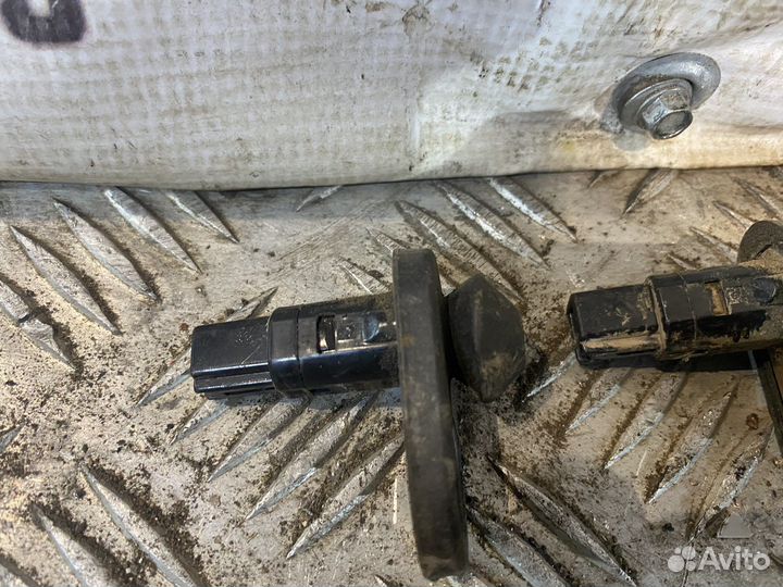 Концевики дверей toyota corolla 120