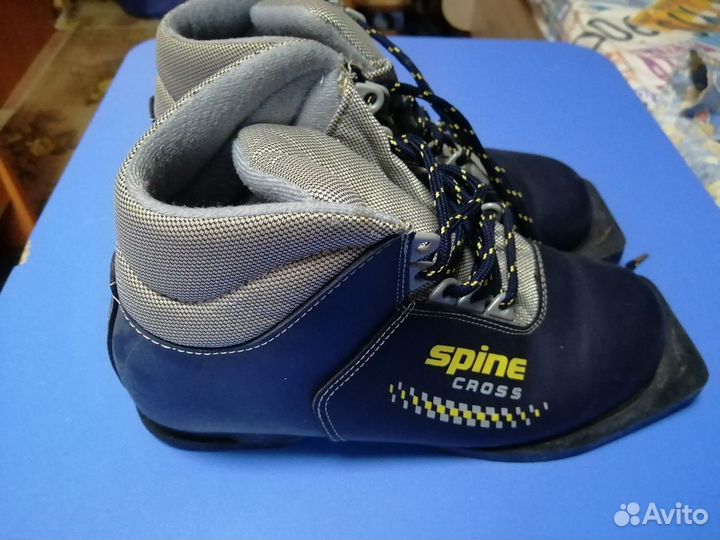 Лыжные ботинки