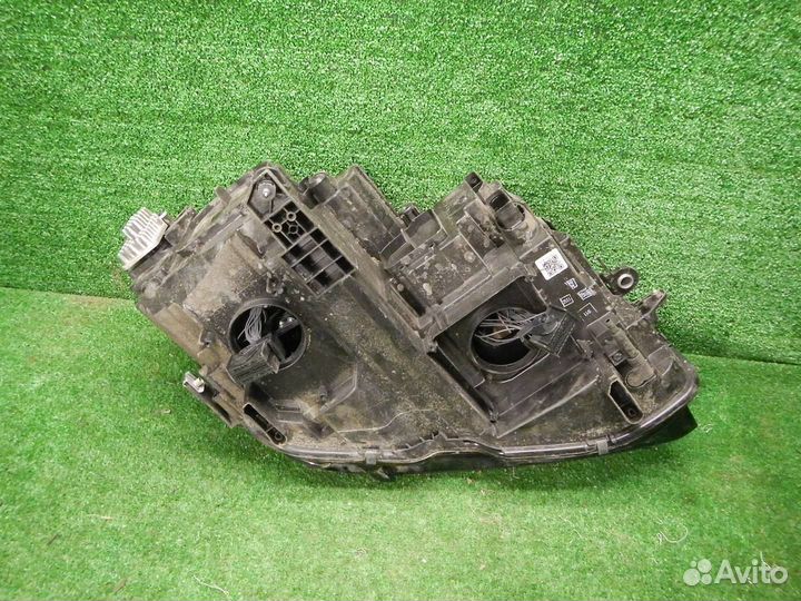 Фара левая Volkswagen Tiguan