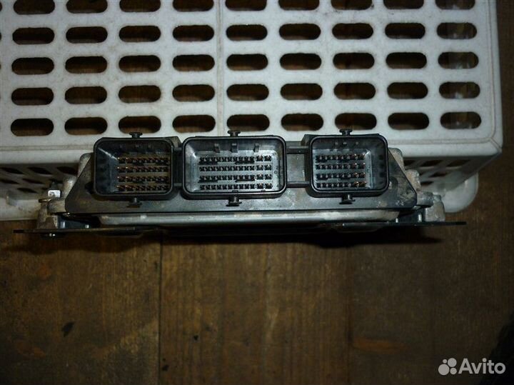 Блок управления двигателем Peugeot 408 седан 1.6