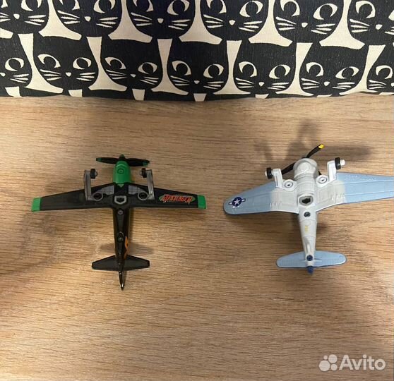 Самолет игрушка мультфильм тачки