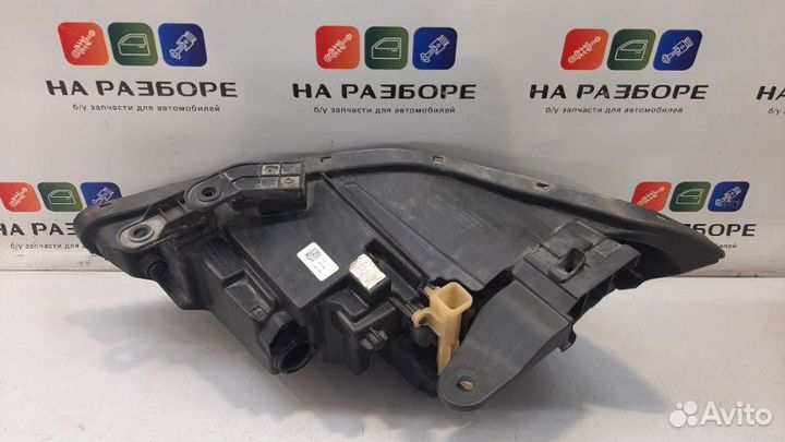 Фара передняя правая Genesis G70