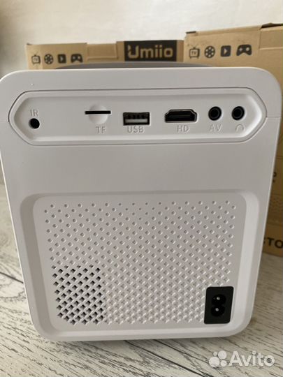 Проектор umiio