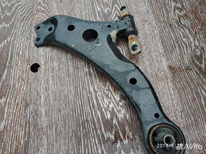 Рычаг передний правый для Toyota Camry V50 2011)