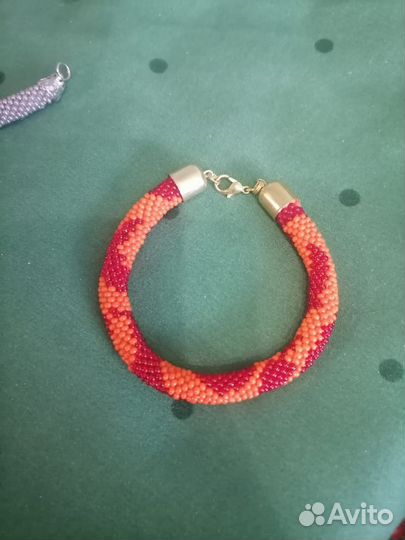Браслет из бисера ручной работы