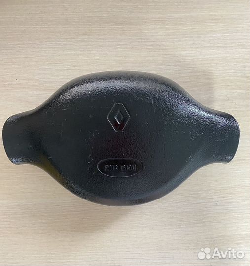 Подушка безопасности водителя Renault Logan