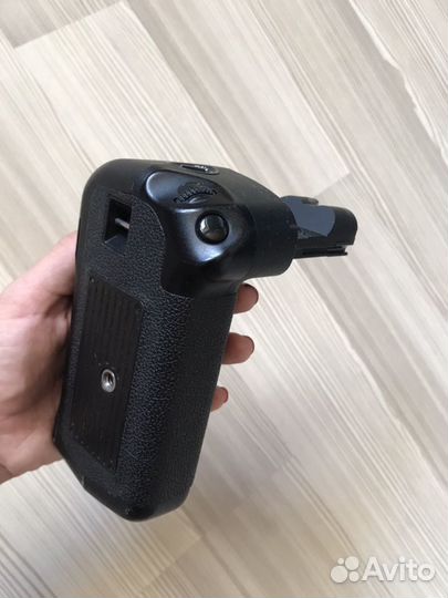 Батарейная ручка Canon BG-E6