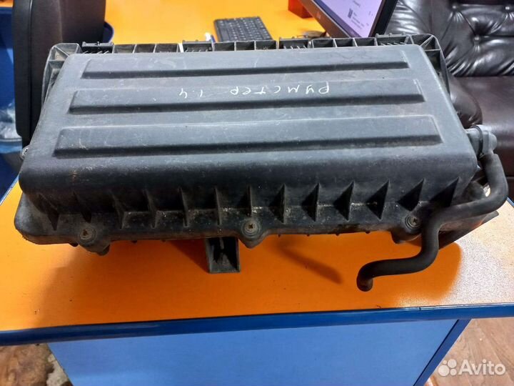 Корпус воздушного фильтра 1.4 Skoda Fabia Roomster