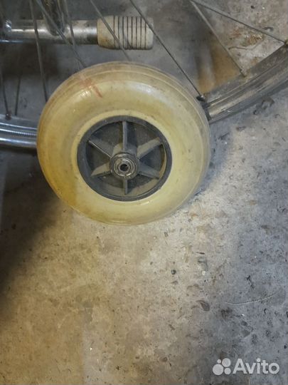 Колесо от инвалидной коляски