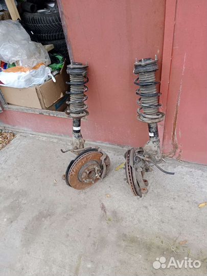 Амортизатор и поворотный кулак Honda civic 4d