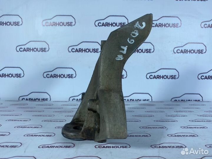 Кронштейн кпп передний левый Audi A4 B5 1.8 1998