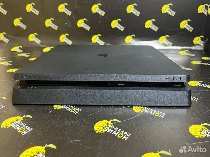 Sony PlayStation 4 500GB 2 геймпада