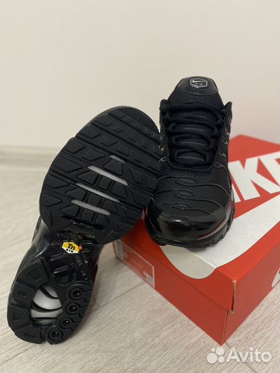 Кроссовки Nike Air Max Plus Triple Black