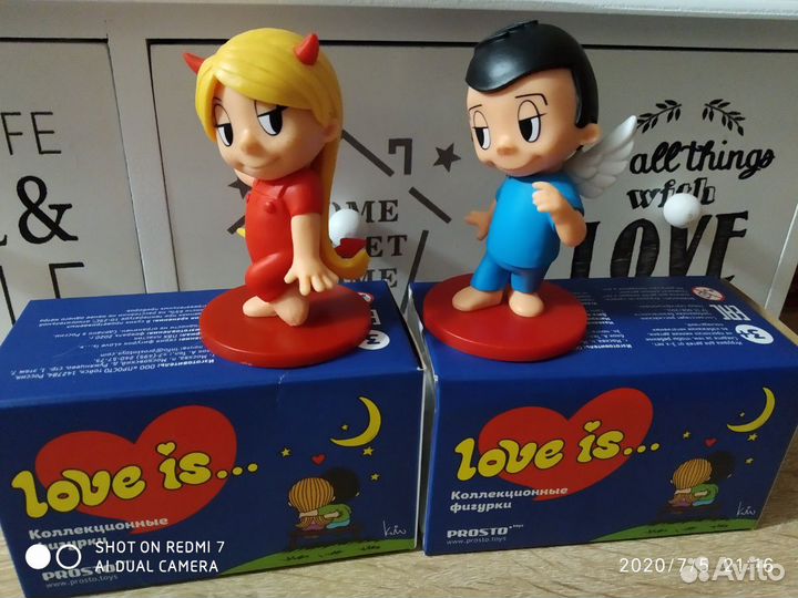 Набор коллекционных фигурок love is