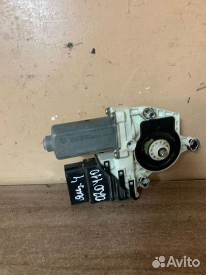 Моторчик стеклоподъемника Golf IV