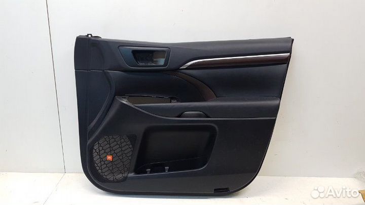 Обшивка двери передняя правая Toyota Highlander 3