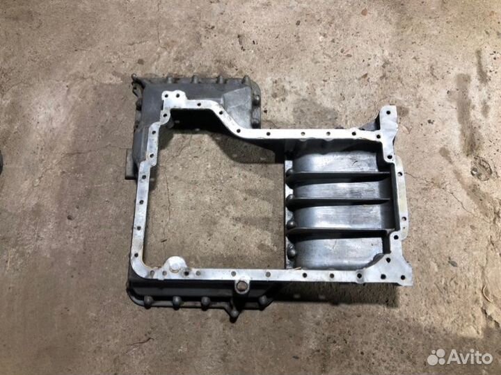 Поддон двигателя Audi A8 D2/4D 4.2 2005