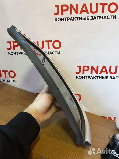 Форточка задняя левая VW Tiguan Тигуан