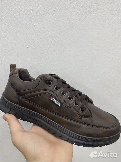 Кроссовки кеды