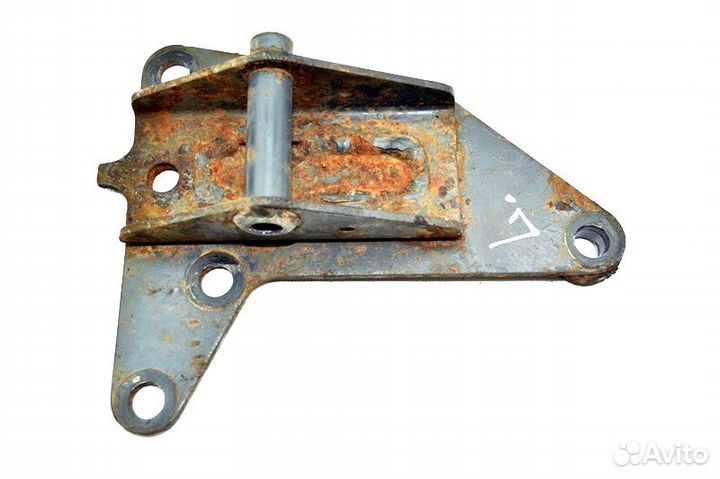 Кронштейн амортизатора кабины, передний левый merc