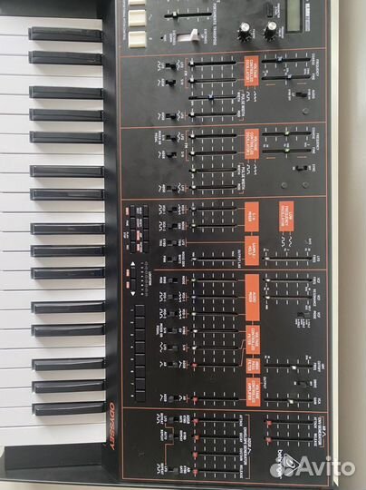 Behringer Odyssey аналоговый синтезатор