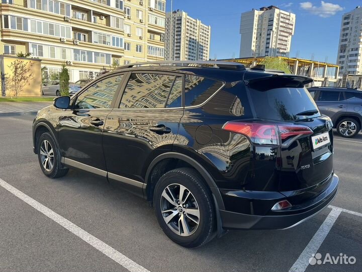 Toyota RAV4 2.2 AT, 2018, 56 000 км