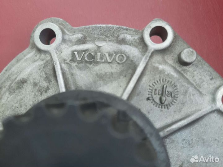 Водяной насос(помпа) Volvo S60