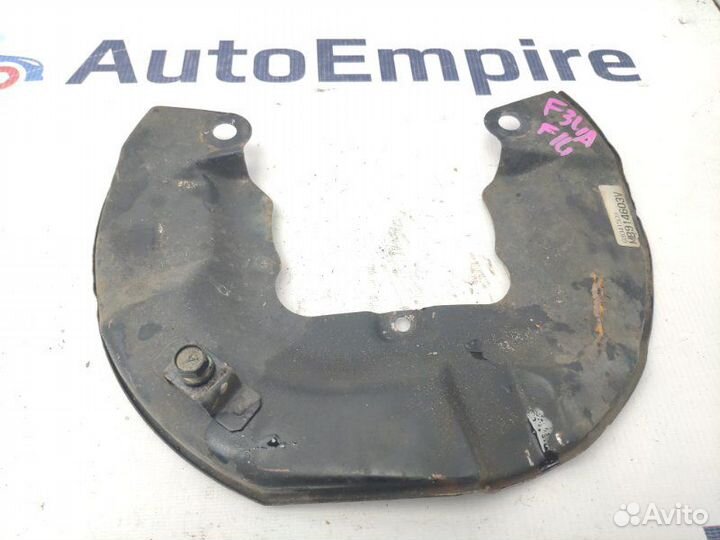 Пыльник тормозного диска передний левый Mitsubishi