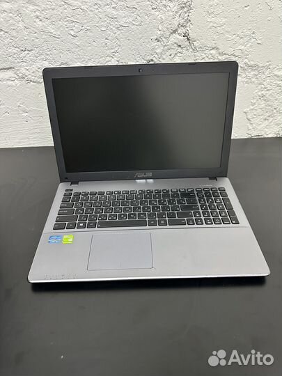 Игровой ноутбук Asus, i3, 12GB, SSD, nvidia 2GB