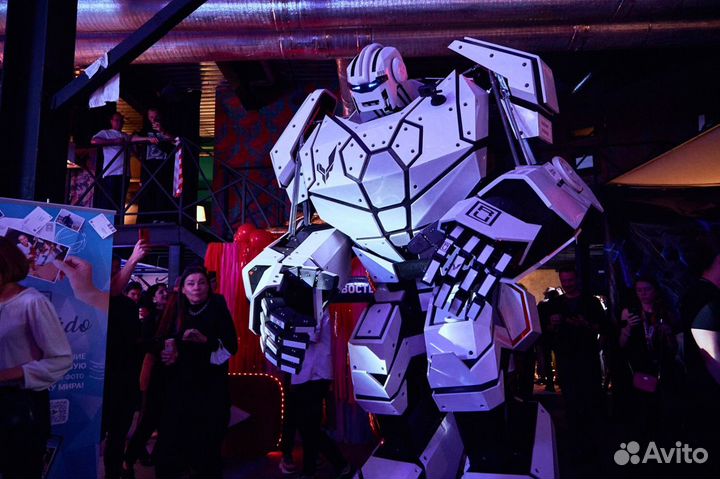 Трёхметровый Шоу Робот