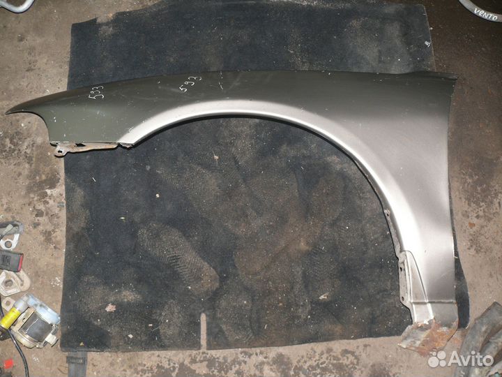 Крыло левое Mitsubishi Galant 2002