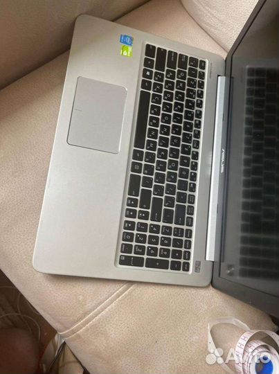 Asus K501, Core i5 5200 + 8gb + geforce 940mx, 8gb